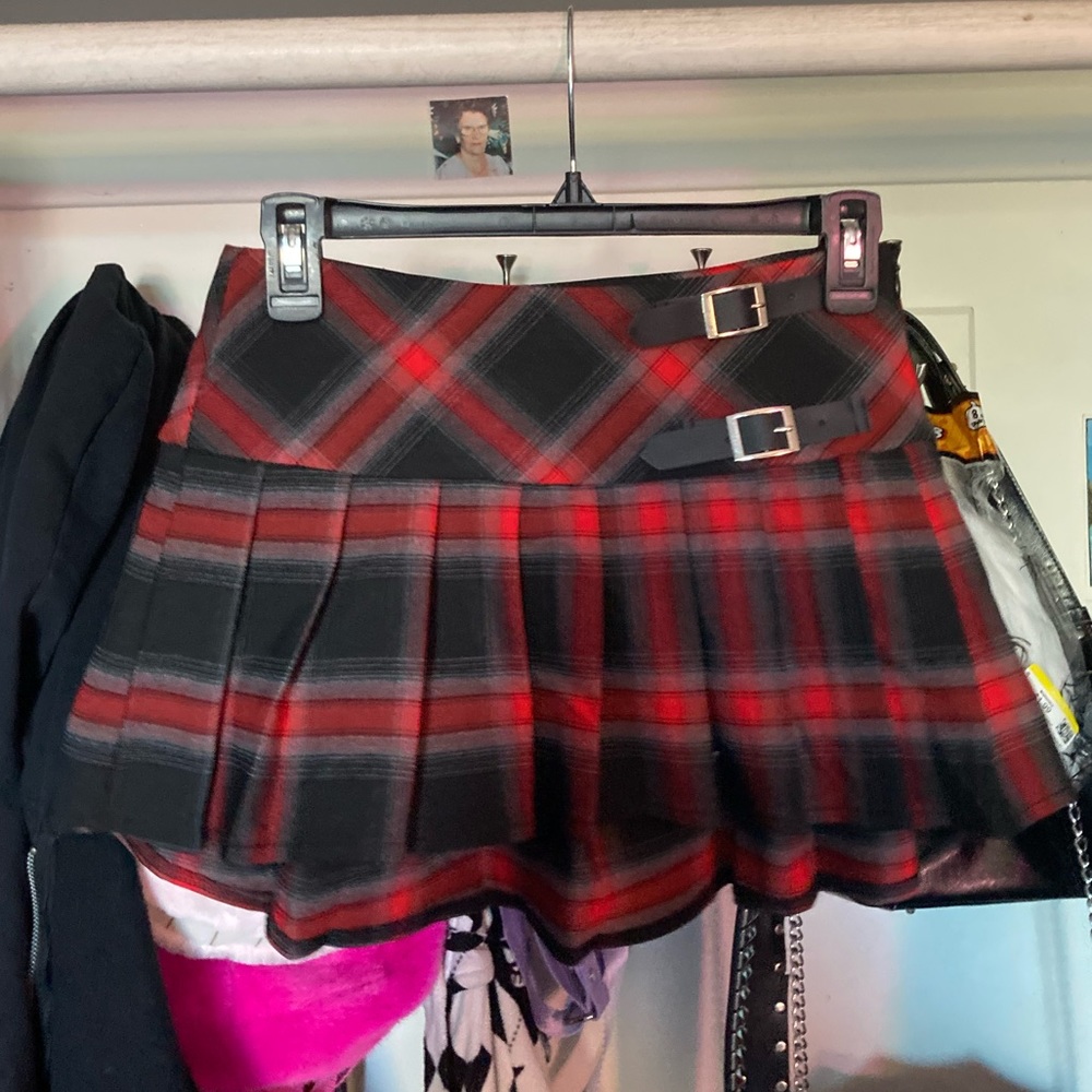 Plaid skirt with belt buckles